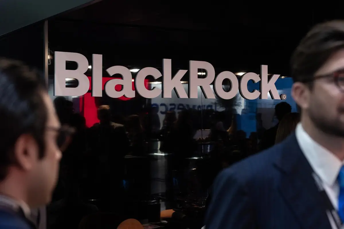 Chefes de ativos digitais da BlackRock afirmam que volatilidade ameaçada por especulação pode afetar Bitcoin