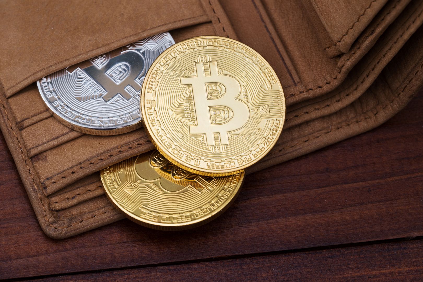 Carteiras de Bitcoin de 10 anos movimentam R$ 200 milhões; maioria evita exchanges