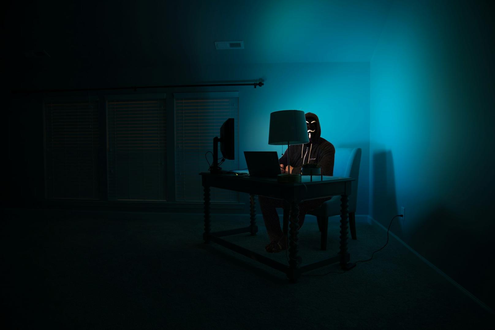 Hacker Move R$40 Milhões em BTC Roubados da Coldcard em Onda de Ataques