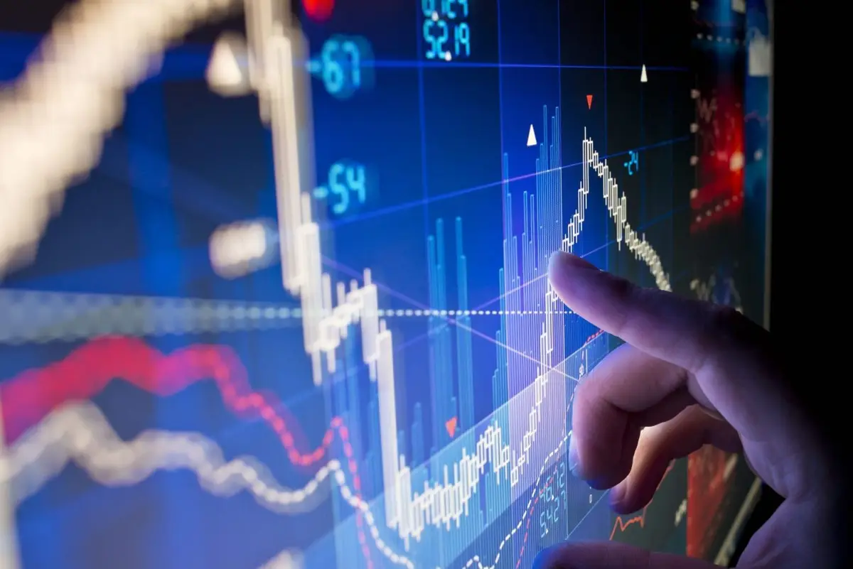 Bitcoin permanece sob pressão próxima a US$ 68.000, mesmo com alívio da ansiedade no mercado