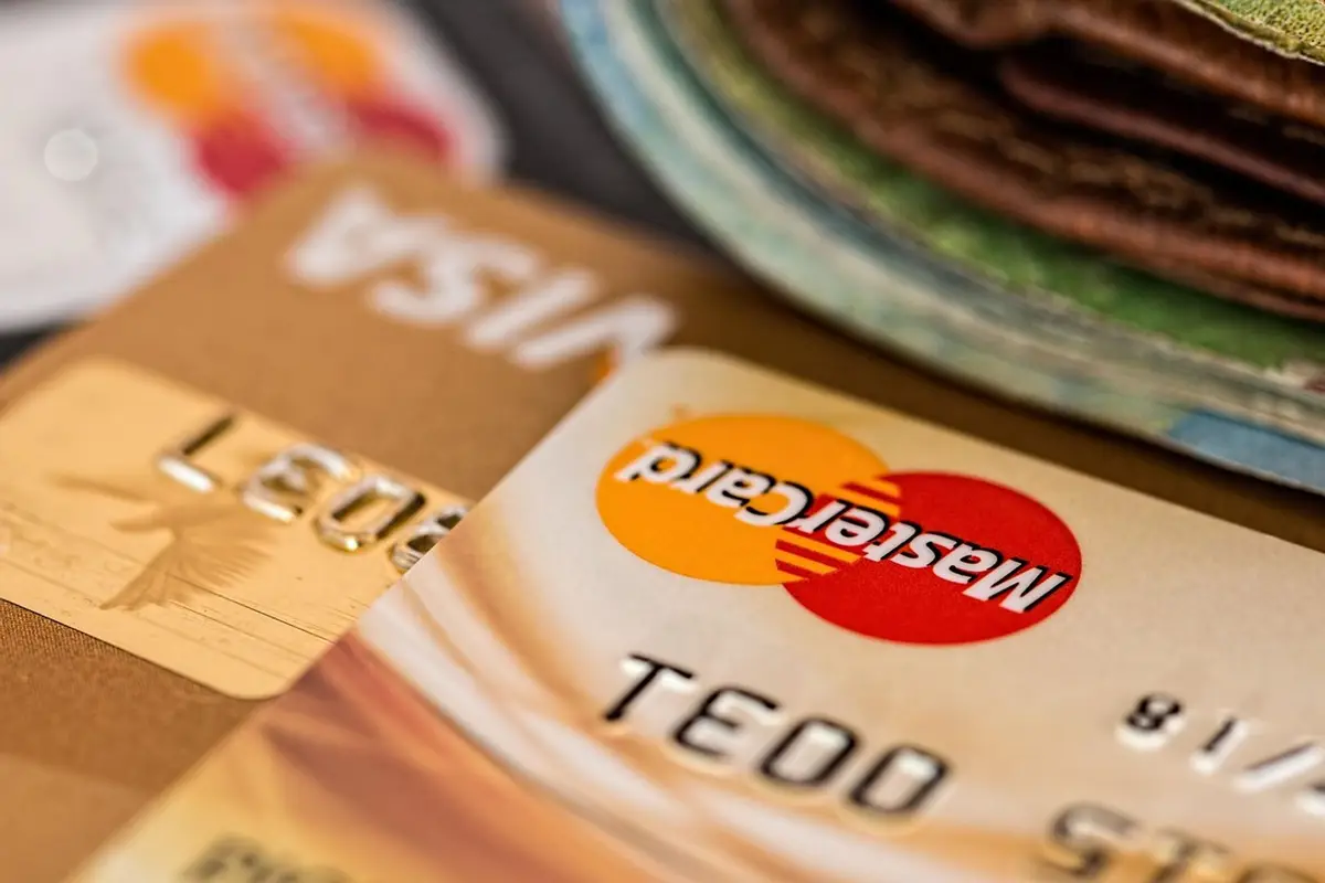 O banco do futuro: 77% dos usuários de stablecoins abririam uma conta com seus bancos hoje