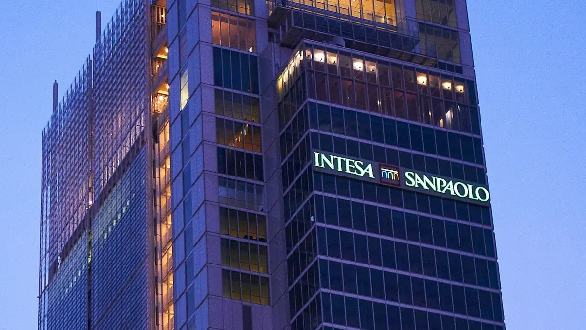Intesa Sanpaolo revela US$ 100 milhões em ETF de Bitcoin e aposta em opção de venda na Strategy