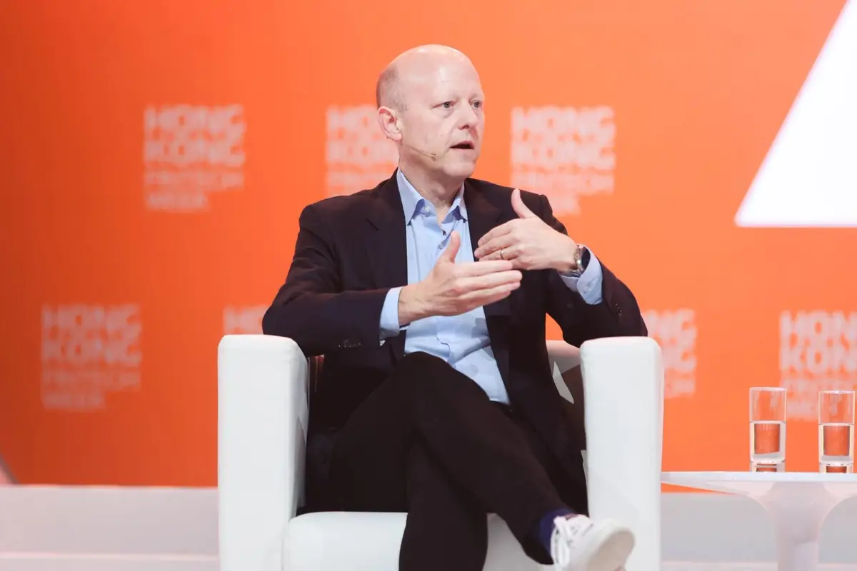Circle e Coinbase lideram alta das ações cripto com avanço do Clarity Act e bitcoin a $80.000